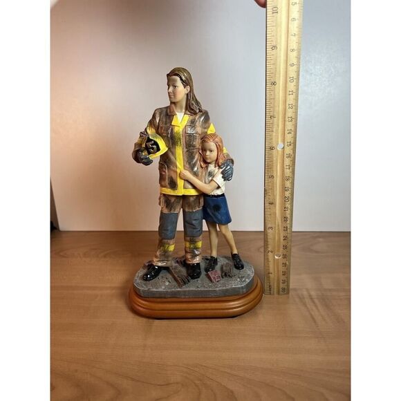 Vanmark Red Hats Of Courage Safe From Harm Woman Firefighter FM88657 1/0731 - Picture 9 of 9